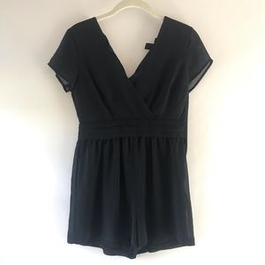 Black short sleeve v neck romper